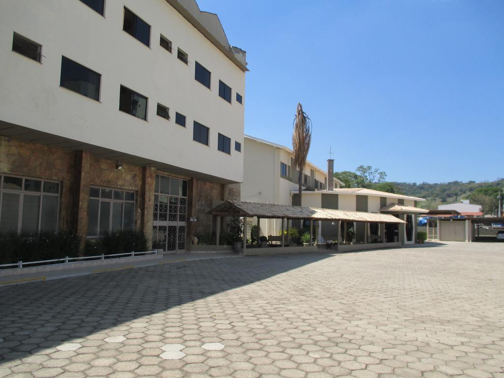 Hotel Santiago Lindóia Esterno foto