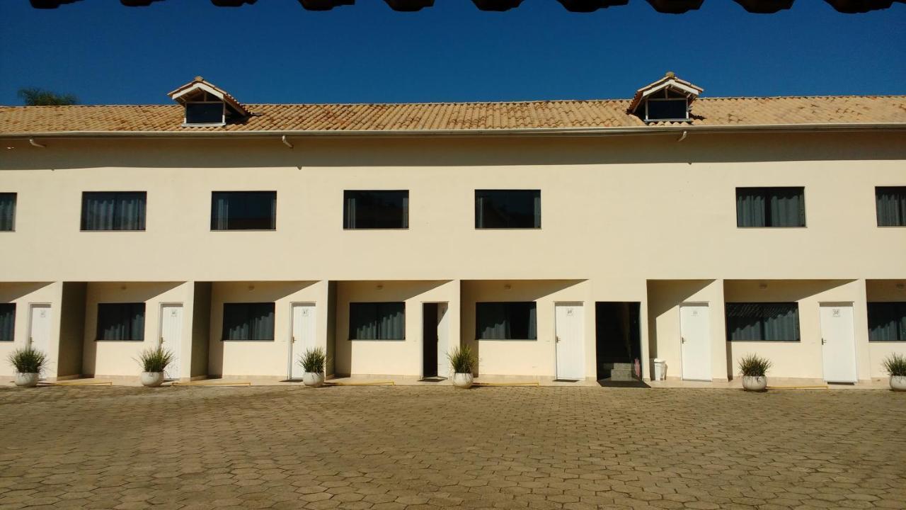 Hotel Santiago Lindóia Esterno foto