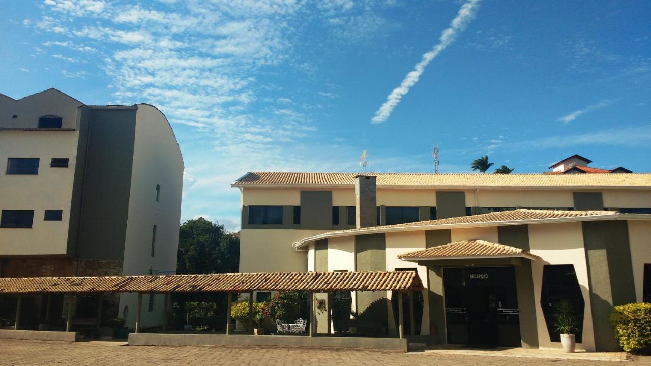 Hotel Santiago Lindóia Esterno foto